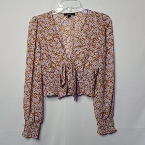 Forever 21 vneck long sleeve floral crop top sz M